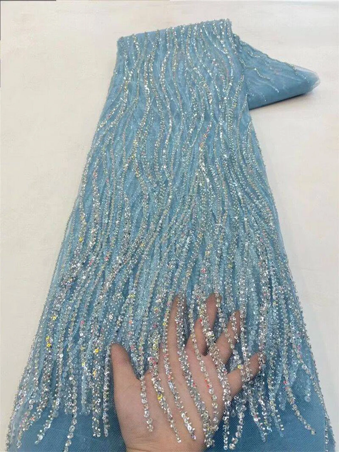 Glitter Tablecloth - ゴールドカラーのアフリカ刺繍チュールネット生地、高級ビーズと高品質スパンコール付き、イブニングパーティードレスの縫製に最適