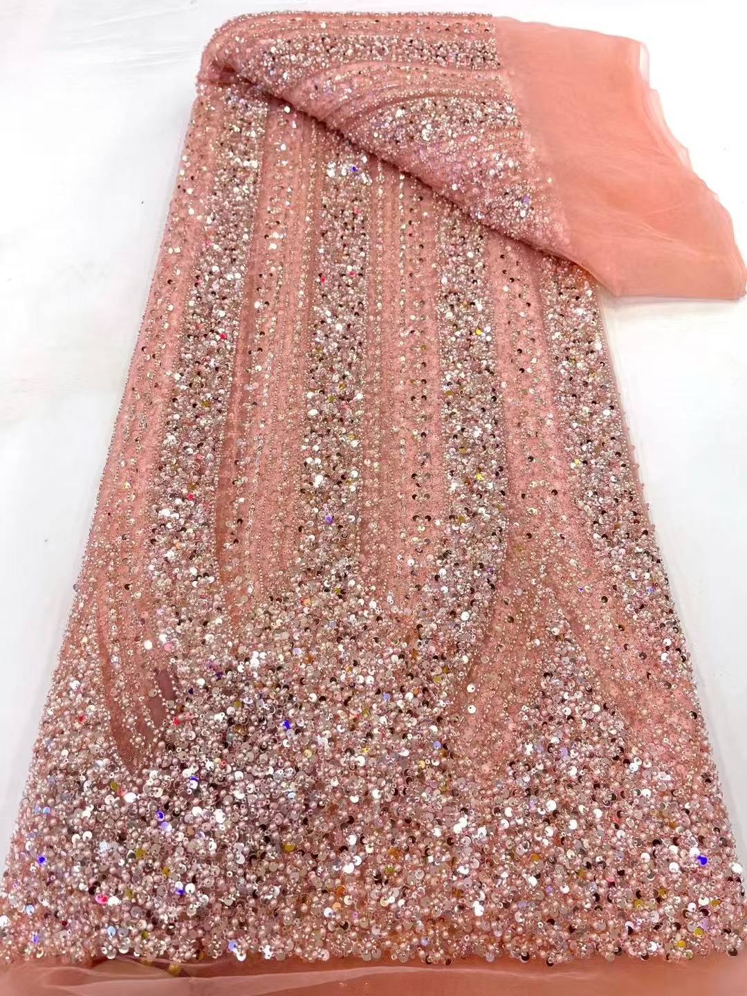 Glitter Tablecloth - 1 ヤードの高級アフリカ生地女性用フランスチュールレース生地スパンコールビーズ付き高品質ナイジェリアのウェディングドレス用