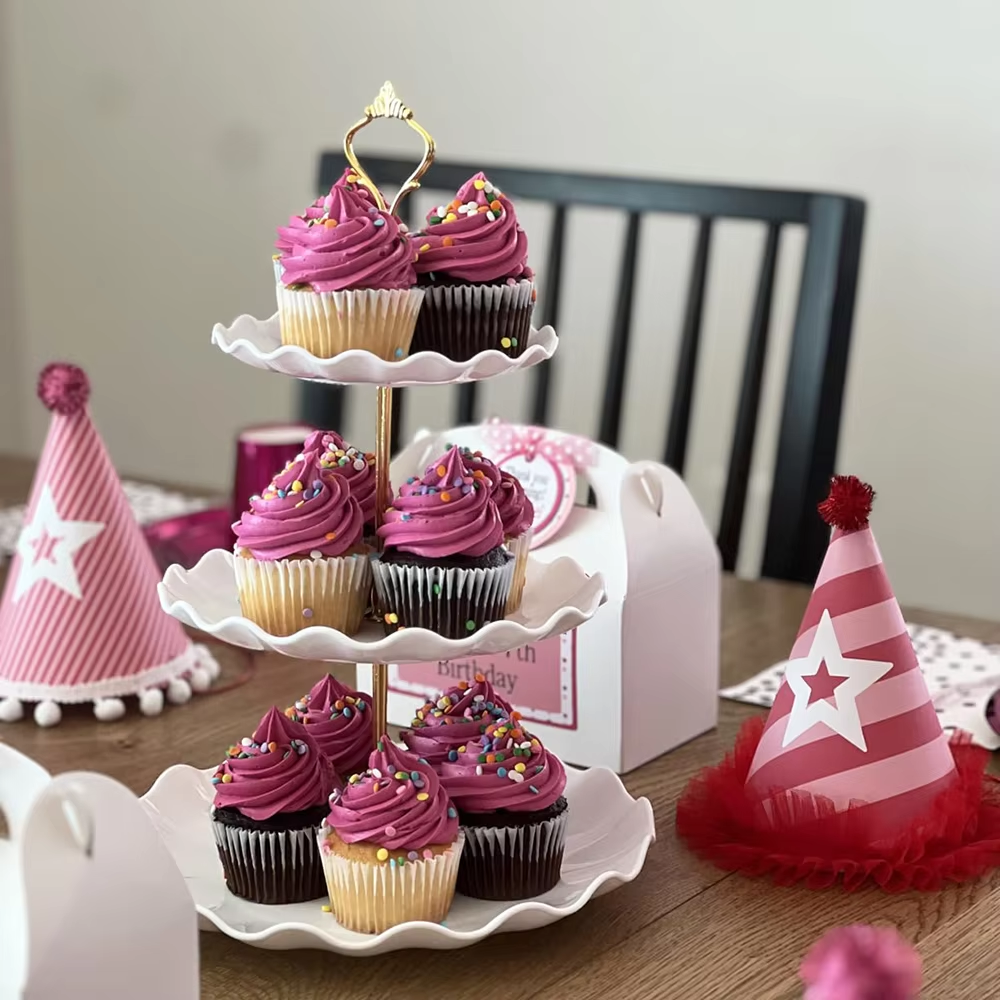 3段デザートカップケーキスタンド ホワイトピンク ケーキスタ - Cupcake Stand Tier のレビューと価格