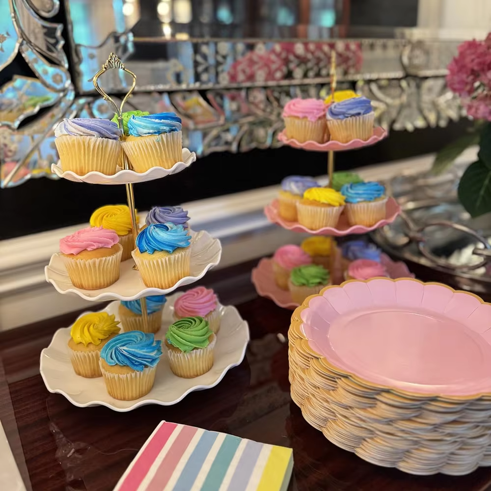 3段デザートカップケーキスタンド ホワイトピンク ケーキスタ - Cupcake Stand Tier のレビューと価格