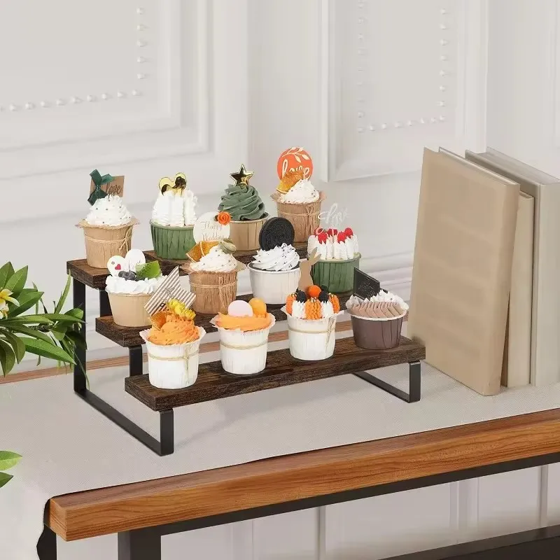 3段木製ディスプレイライザーカップケーキスタンド香水メイクア - Cupcake Stand Tier のレビューと価格