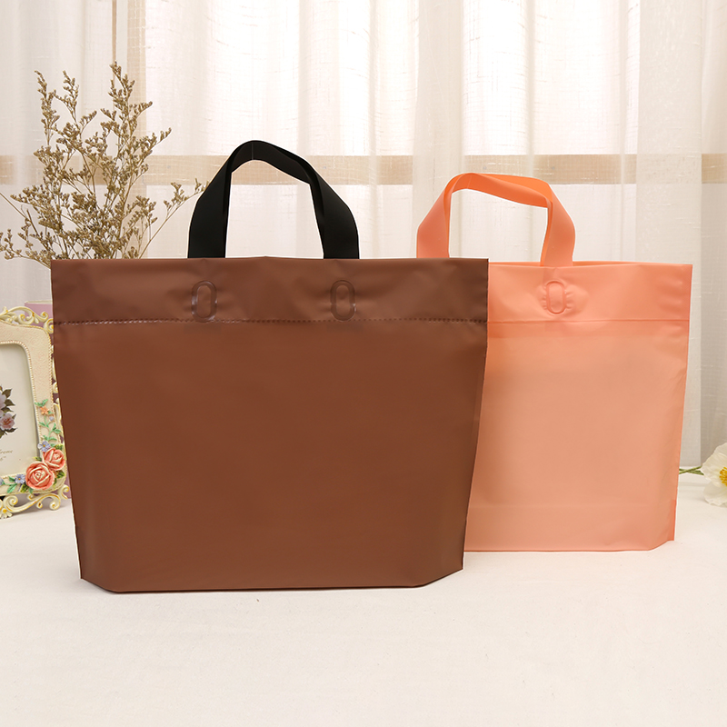 カスタムロゴ入りフロストショッピングバッグ、プラスチックギフ - Event Party Shop のレビューと価格