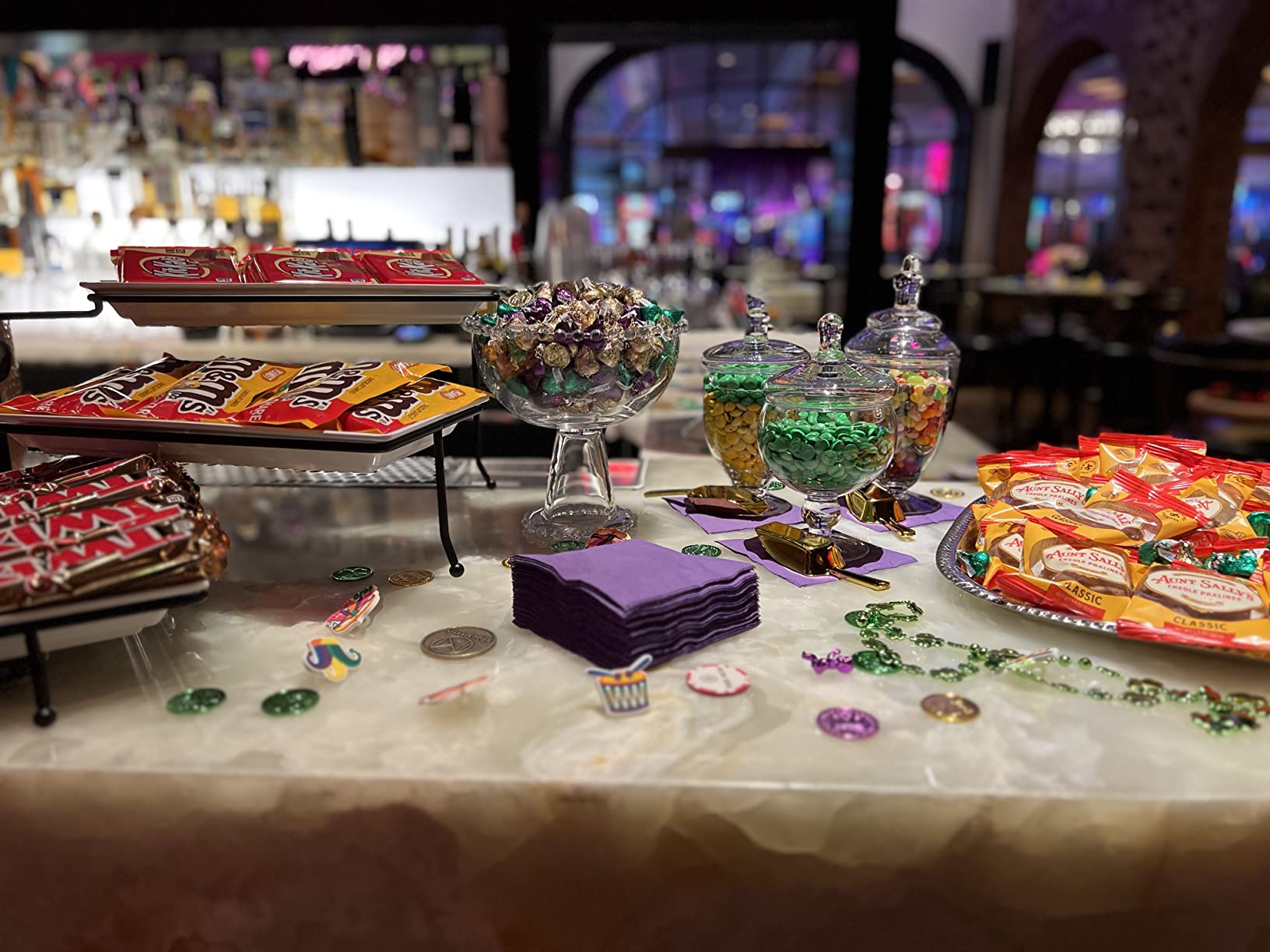 ソリッドナプキンズテーマ誕生日デコレーションパーティー使い捨 - Table Cloth Disposable のレビューと価格